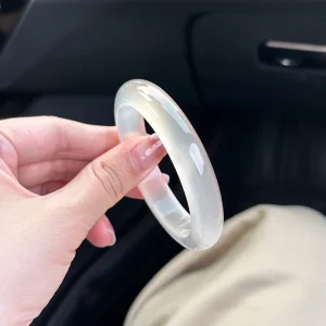 Vòng Mã Não Trắng Bạch Nguyệt Quang Bản Hẹ Lắc Tay Thời Trang